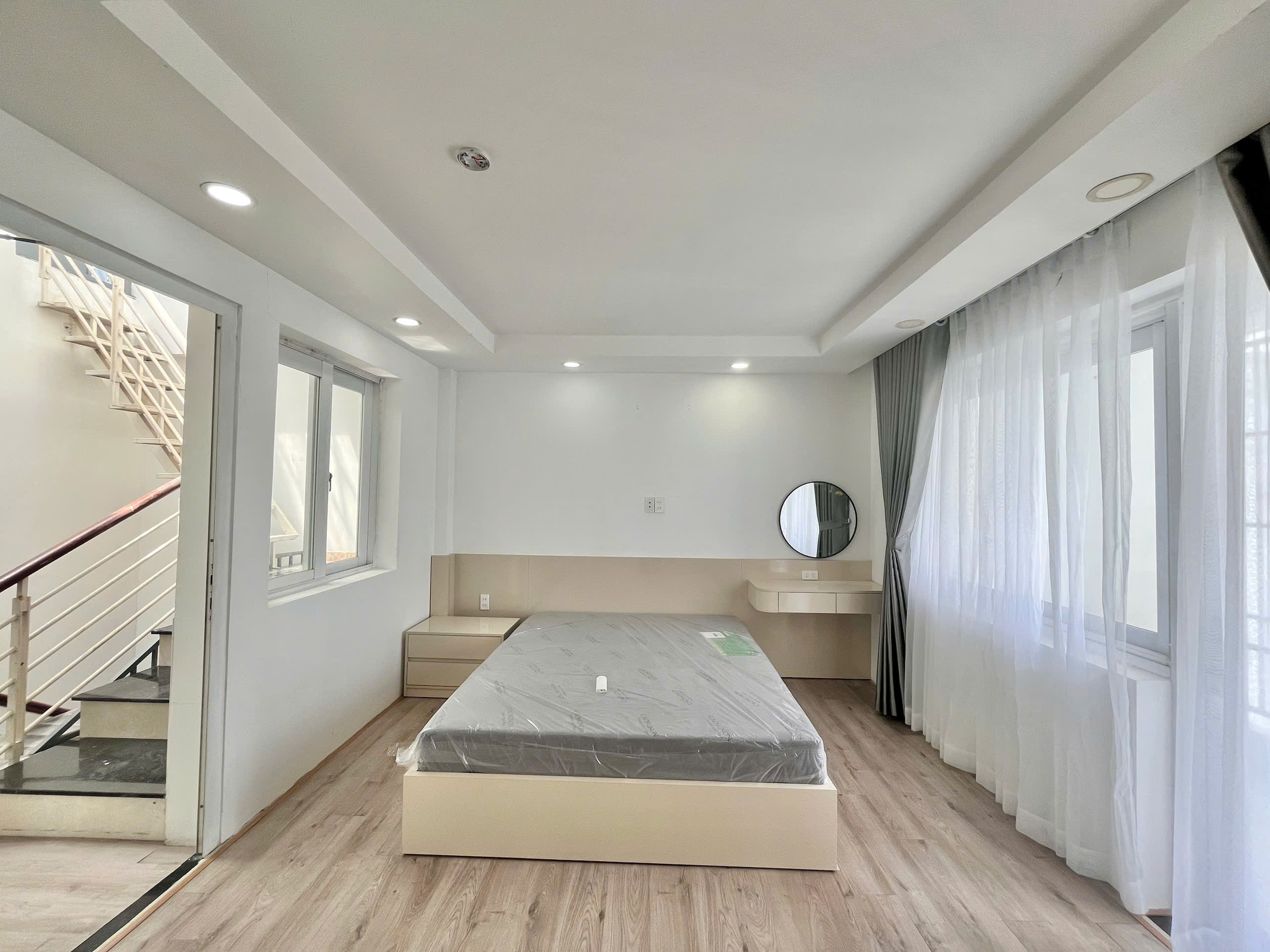 CHO THUÊ PENTHOUSE 1PN – BAN CÔNG 2 MẶT + SÂN THƯỢNG RIÊNG TẠI QUẬN 2, TPHCM - Ảnh 3