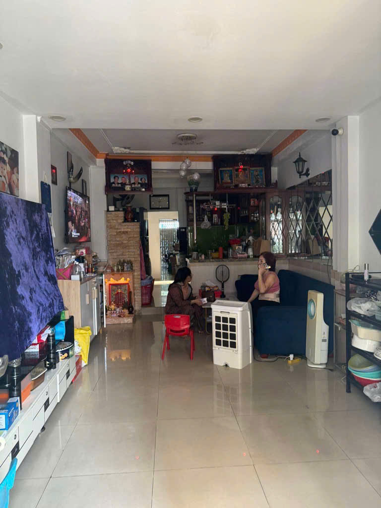 Bán nhà mặt phố Lê Quang Sung, Q.6. DT 42m2, 2 tầng, 3PN. Sổ hồng, giá 6.5 tỷ. - Ảnh 2