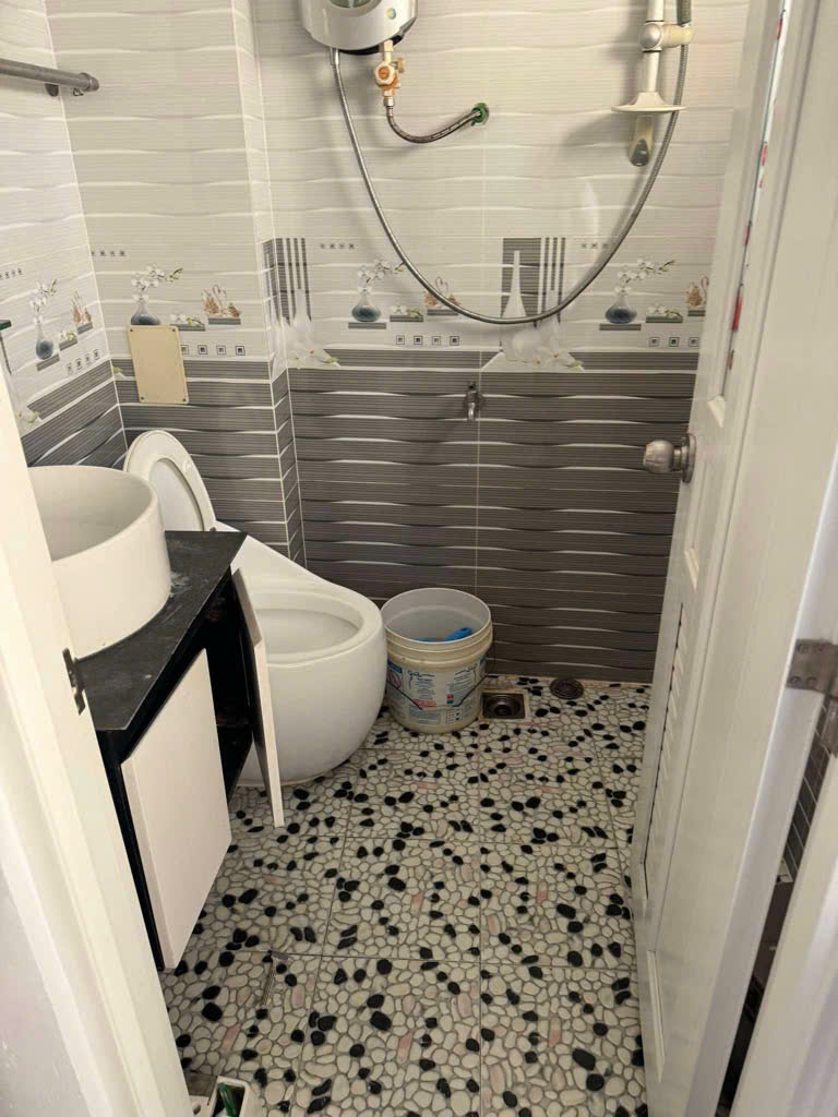 Bán nhà mặt phố Lê Quang Sung, Q.6. DT 42m2, 2 tầng, 3PN. Sổ hồng, giá 6.5 tỷ. - Ảnh 3