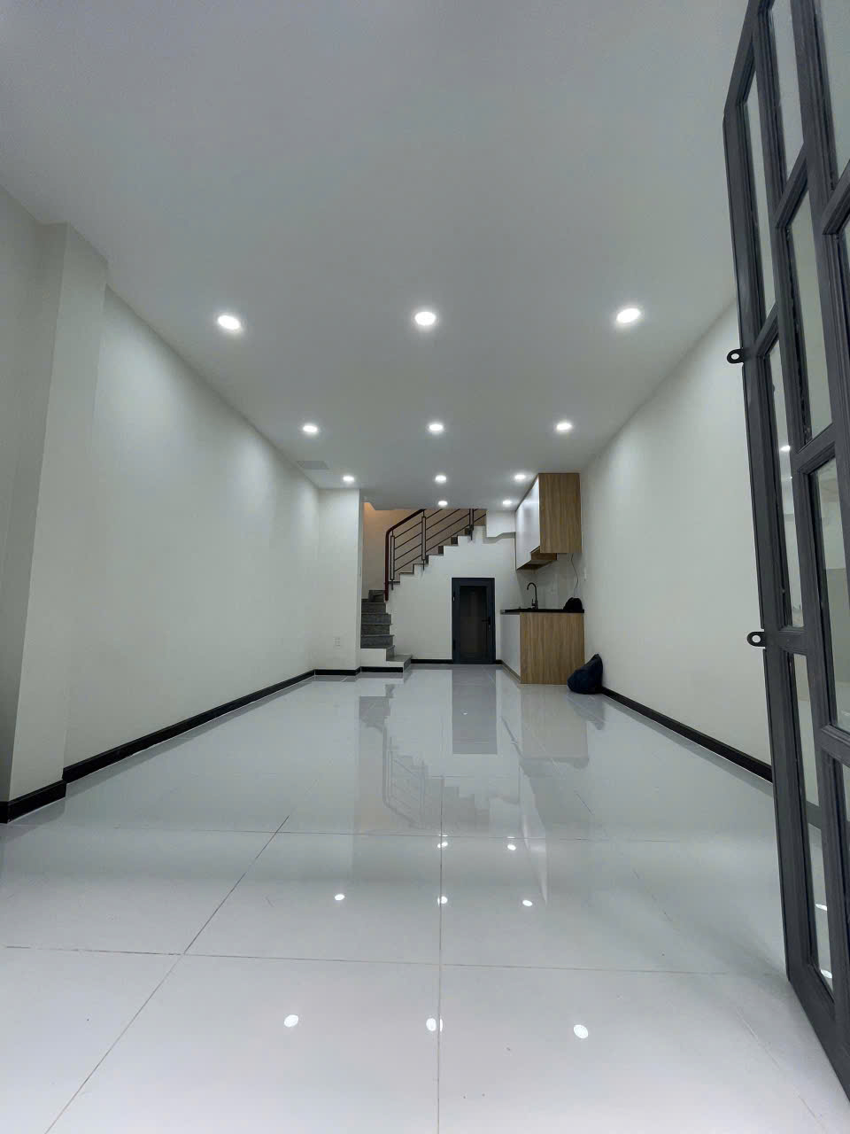 MẶT TIỀN HẺM TRẦN ĐÌNH XU Q1 CÓ 5 TỶ - Ảnh 1