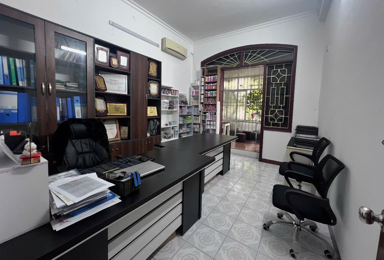 CHÍNH CHỦ Sang nhượng mặt bằng kinh doanh tại Cầu Giấy, 120m² - Ô tô đỗ cửa - Ảnh 1