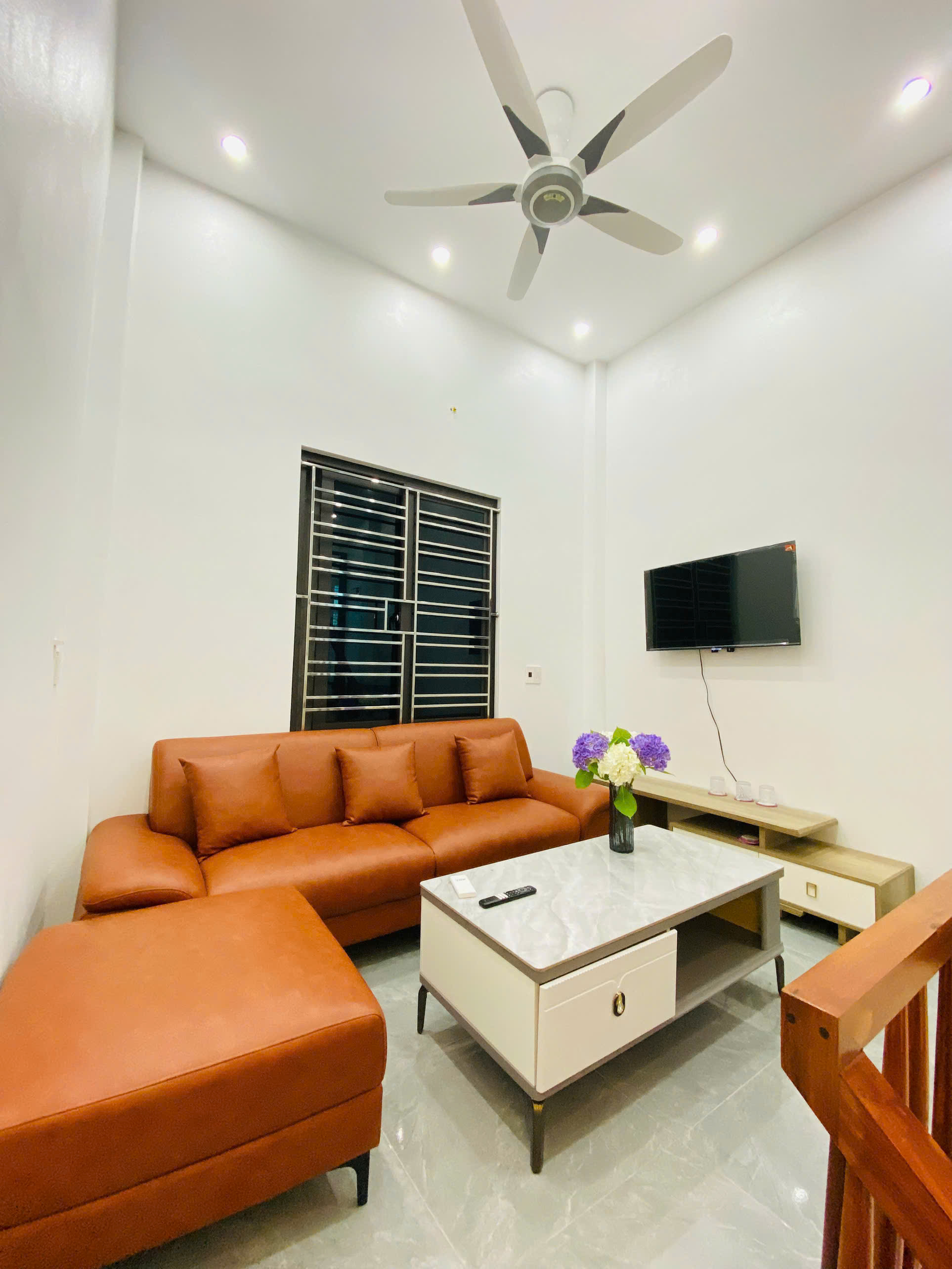 Bán gấp nhà phúc khánh chỉ 15xx, sẵn sách đồ vào ở - Ảnh 1