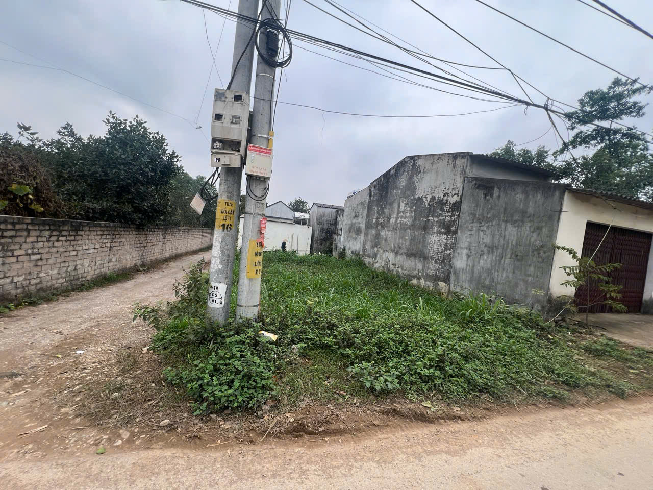 LÔ GÓC 144M2 FULL ĐẤT Ở, GẦN TRUNG TÂM TX SƠN TÂY - Ảnh 2
