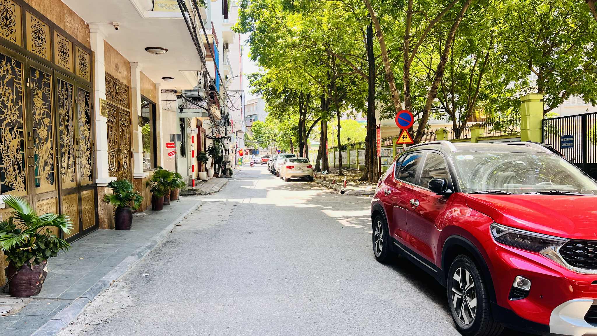 bán nhà Ngọc Lâm, 150m, mặt tiền 5.6m, nở hậu, vỉa hè, ôtô tránh - Ảnh 2