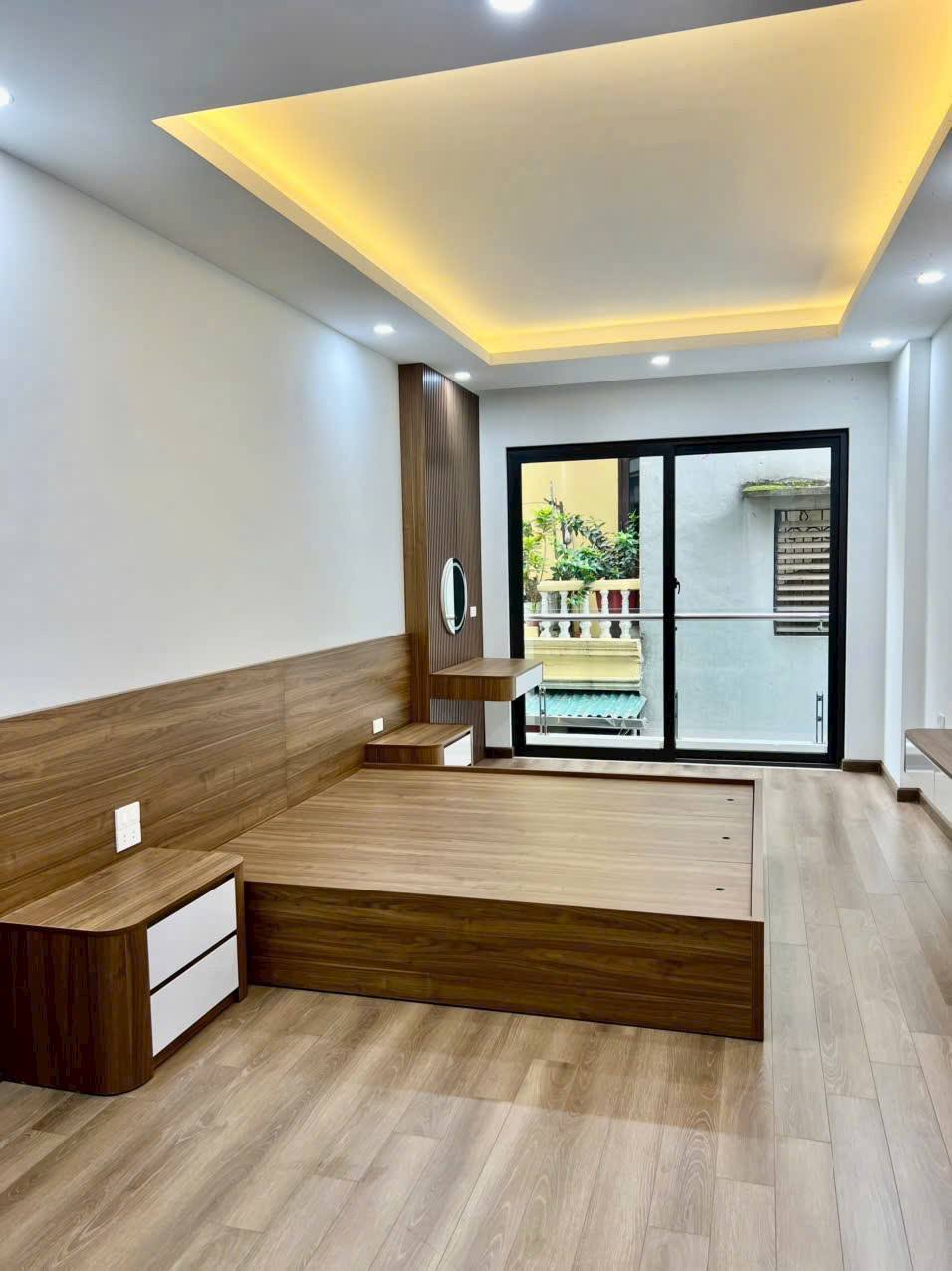 Hiếm có, Nhà Phố Nguyễn Văn Cừ, Ngọc Lâm, Long Biên, 38m2, 5 Tầng, Phân Lô, Ô Tô, Full đồ - Ảnh 2