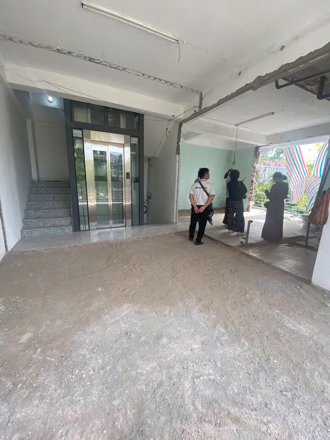 BÁN NHÀ -  LÔ GÓC 3 MẶT THOÁNG – THANG MÁY – VỈA HÈ ĐÁ BÓNG – KINH DOANH  KĐT VĂN PHÚ – HÀ ĐÔNG - Ảnh 1
