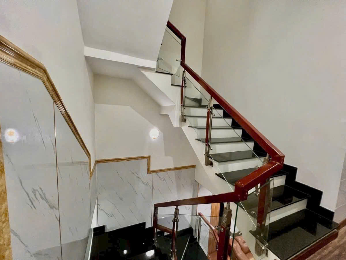 Bán nhà 1T2L mới đẹp, P. Tân Phong, sân oto, đường oto chỉ 3 tỷ 850 - Ảnh 3