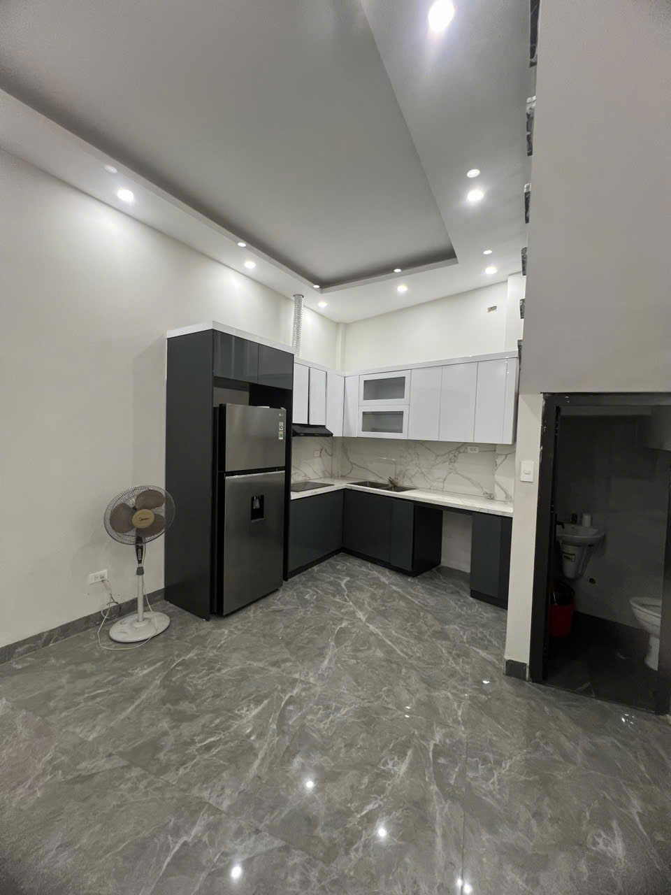 BÁN NHÀ CĂN GÓC 2 MẶT THOÁNG – NGUYỄN VĂN CỪ – LONG BIÊN-53M² – 5 TẦNG – 13.5 TỶ<br>📍 Cách mặt phố - Ảnh 1