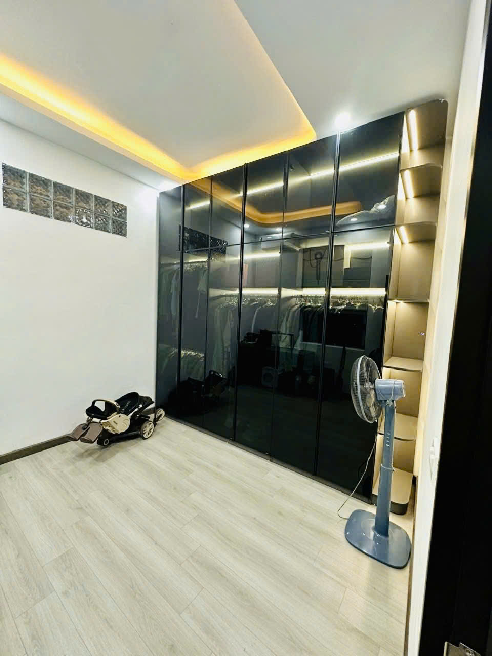BÁN NHÀ NGUYỄN VĂN CỪ CÁCH 1 NHÀ RA PHỐ – TRUNG TÂM LONG BIÊN – LÔ GÓC 3 THOÁNG – Ô TÔ TRÁNH – - Ảnh chính