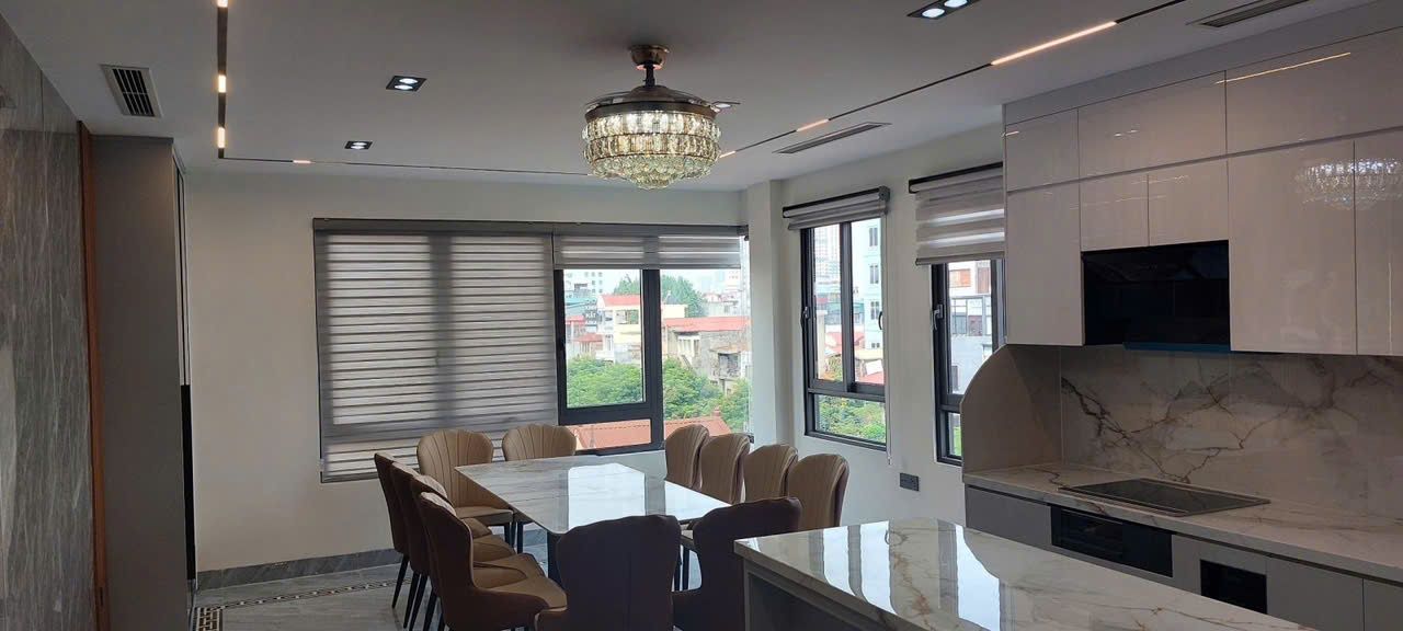 BÁN NHÀ NGÕ CÁCH PHỐ 1 NHÀ – 7 TẦNG THANG MÁY – Ô TÔ 7 CHỖ VÀO NHÀ – PHÂN LÔ SIÊU ĐẸP<br>📍 Nguyễn - Ảnh 1