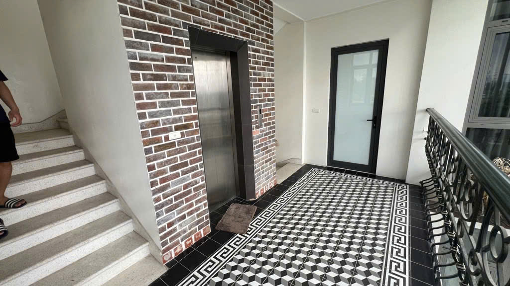 BÁN LÔ DẤT KHỦNG  500 M ĐẤT GẦN TTTM LOLTTE_TÂY HỒ_22MT .OTO TẢI TRÁNH,SỔ ĐỎ CHÍNH CHỦ ,CHÀO:142 TỶ - Ảnh 3
