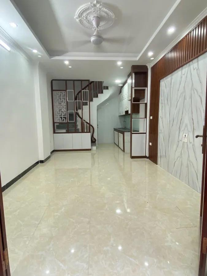 Nhỉnh 5 Tỷ, Bán Nhà Thạch Bàn Long Biên 30m2. 5 Tầng, Ô Tô Đỗ Cạnh Nhà, An Sinh Đỉnh Cao - Ảnh 2