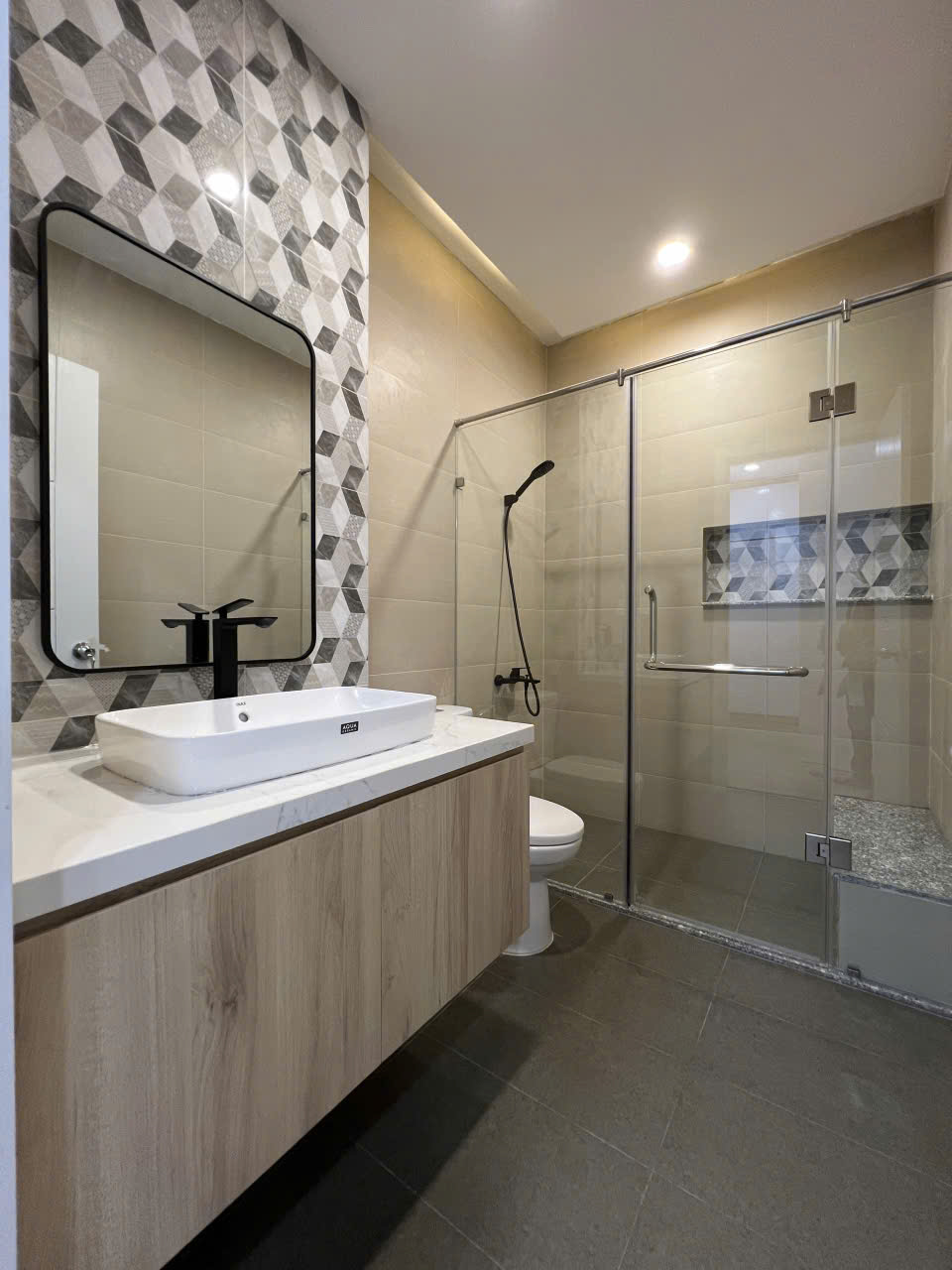 CHO THUÊ NHÀ NGUYÊN CĂN 6x22M – HẺM 8M GẦN KỲ HOÀ – HẦM 2 XE HƠI, THANG MÁY - Ảnh 4