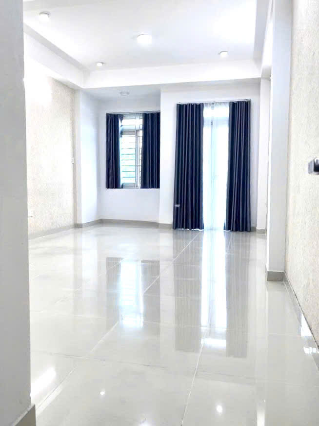 23 Triệu: Thuê nguyên căn 5 tầng 4 phòng ngủ- Hẻm xe tải thông khu Bắc Hải Quận 10. VŨ 0933910039 - Ảnh 1