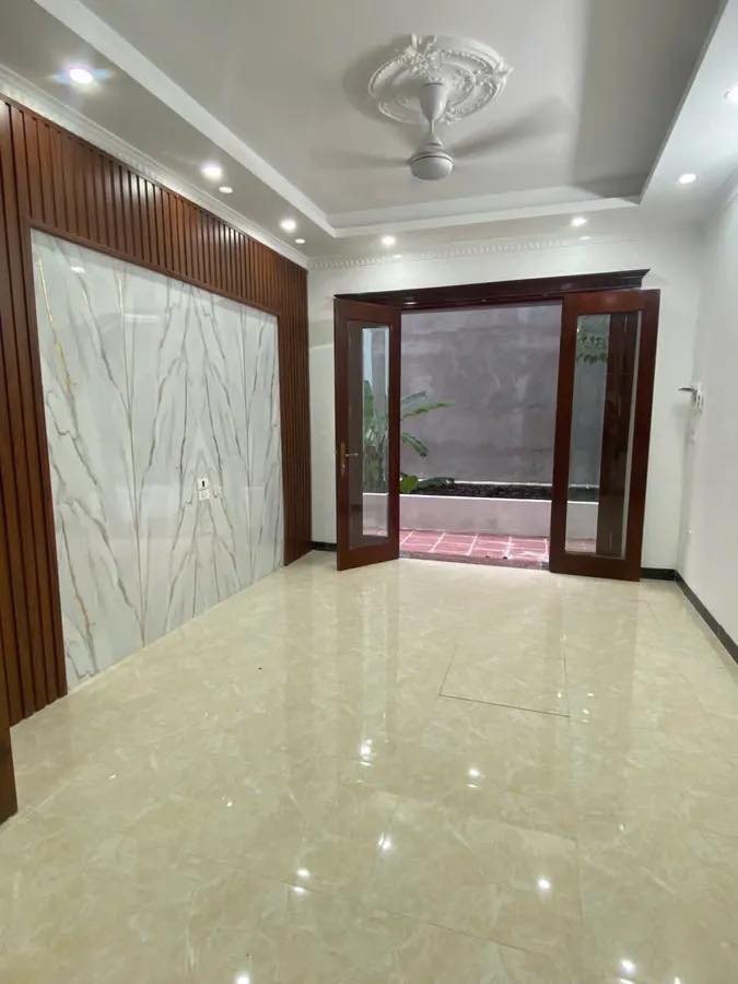 Nhỉnh 5 Tỷ, Bán Nhà Nguyễn Văn Linh 30m2. 5 Tầng, Ô Tô Đỗ Cạnh Nhà, An Sinh Đỉnh Cao - Ảnh chính