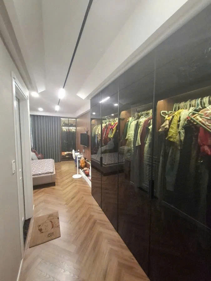 NHÀ ĐẸP TẶNG NỘI THẤT Phố Bồ Đề 52 m2 X 6 Tầng 13.9 tỷ Long Biên Hà Nội.Ô TÔ VÀO NHÀ. - Ảnh 2