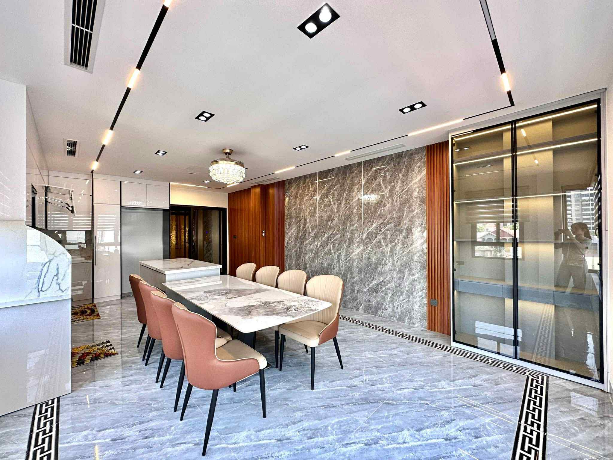 TÒA VP HẠNG A - 160M² - 8 TẦNG - VỊ TRÍ VÀNG TRẦN THÁI TÔNG - LIỀN KỀ DUY TÂN - THÀNH THÁI - Ảnh 1