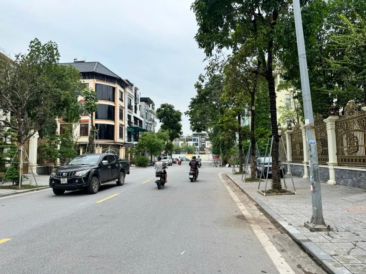 Bán gấp Biệt thự Văn Phú, Hà Đông 260mx4 tầng, đẳng cấp, kinh doanh đỉnh 45 tỷ. - Ảnh 4