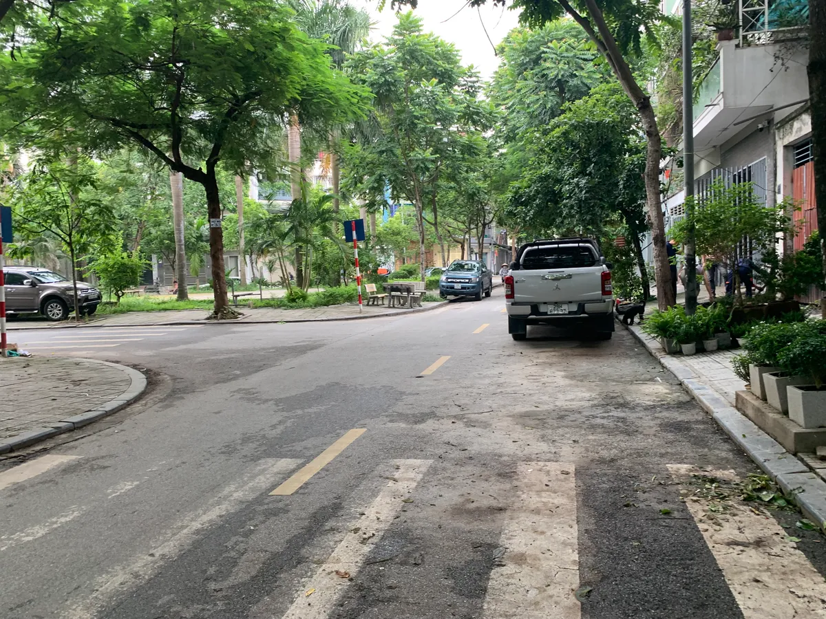 Bán nhà KĐT mới văn Phú 95mx5 tầng, vỉa hè, kinh doanh đỉnh cao 21 tỷ. - Ảnh 2