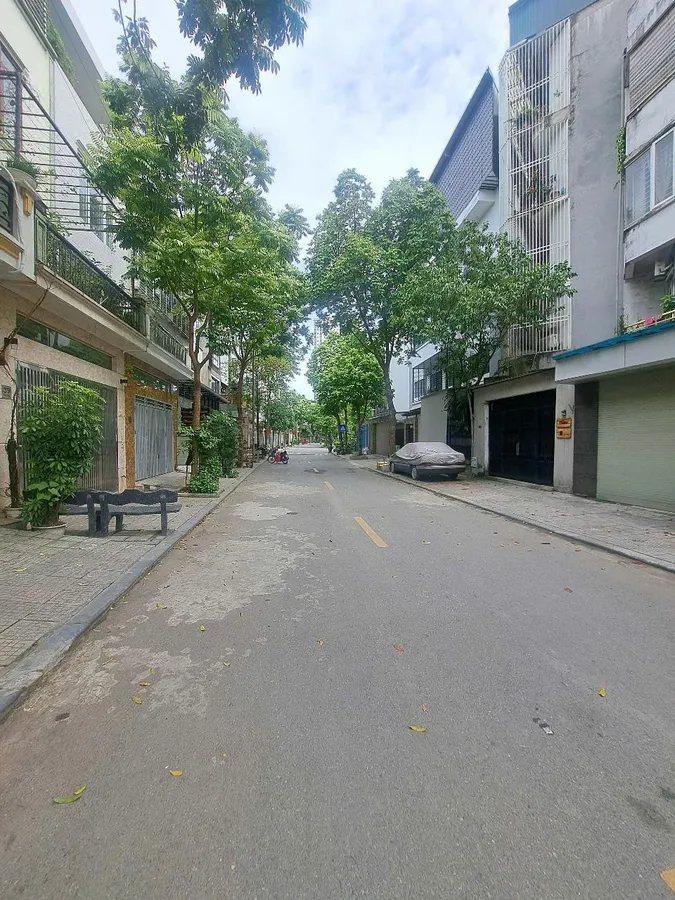 Bán nhà KĐT văn Phú, Hà Đông VỈA HÈ, Ô TÔ TRÁNH 95mx 5 tầng 26.5 tỷ. - Ảnh 1