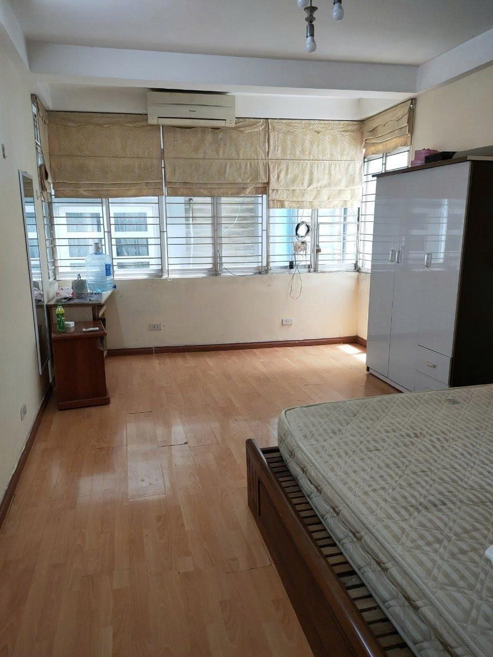 Cho thuê nhà nguyên căn ngõ 260 đường Cầu Giấy 30m x 5T, 3PN4VS giá 11.5 triệu - Ảnh 1
