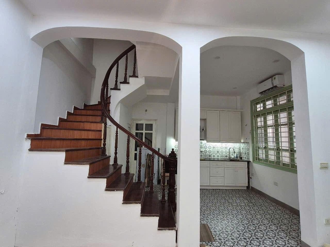 Cho thuê nhà riêng Trương Công Giai, Cầu Giấy 40m x 3T, 4 ngủ giá 13tr, ở gia đình, nhóm - Ảnh 1