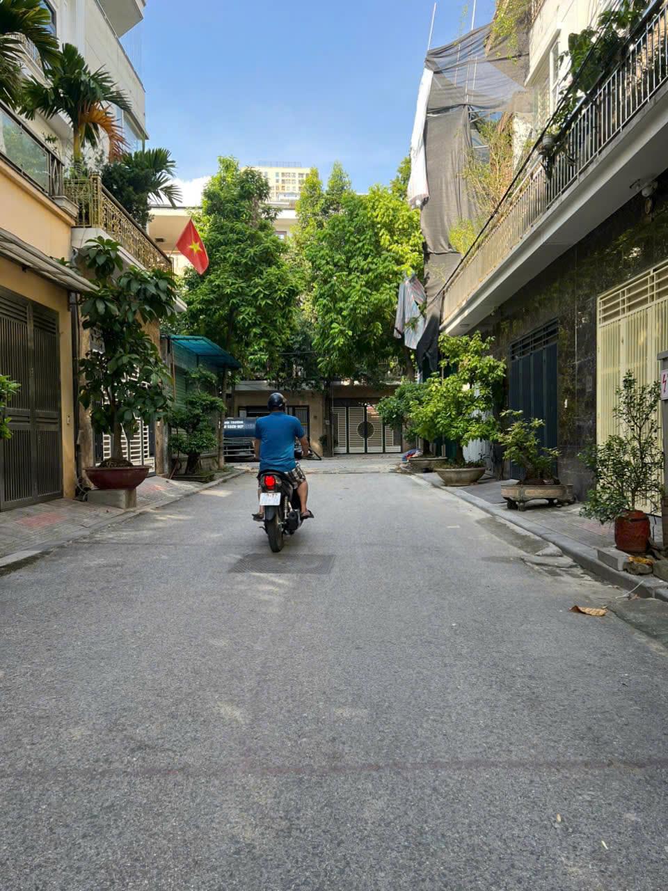 BÁN GẤP NHÀ ĐẸP - GIÁ TỐT - Vị Trí Đắc Địa Tại LK Văn Phú, Hà Đông, Hà Nội - Ảnh chính