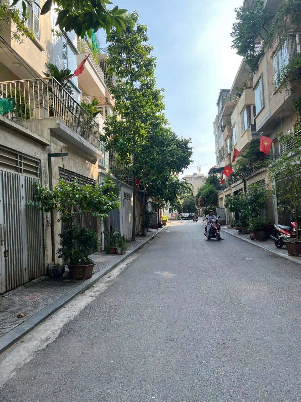 BÁN GẤP NHÀ ĐẸP - GIÁ TỐT - Vị Trí Đắc Địa Tại LK Văn Phú, Hà Đông, Hà Nội - Ảnh 1