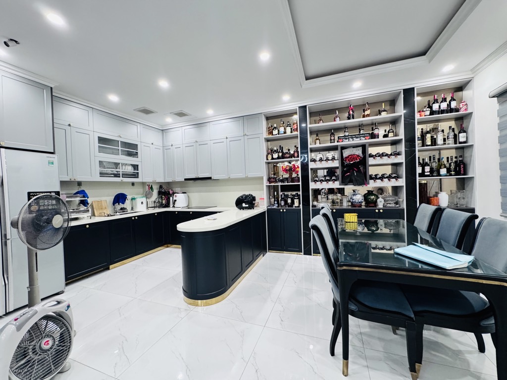 Lõi Ba Đình, 56m², 6 tầng thang máy, full nội thất, chỉ 19 tỷ - Ảnh 1