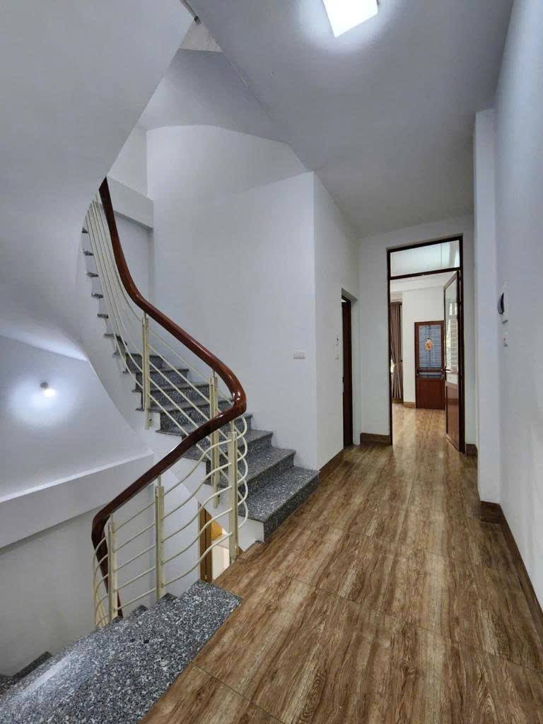 🏡 Nhà đẹp – Vị trí vàng tại Khu dịch vụ Hàng Bè, Kiến Hưng , Diện tích 50m, 5 tầng giá 12 tỷ - Ảnh 2