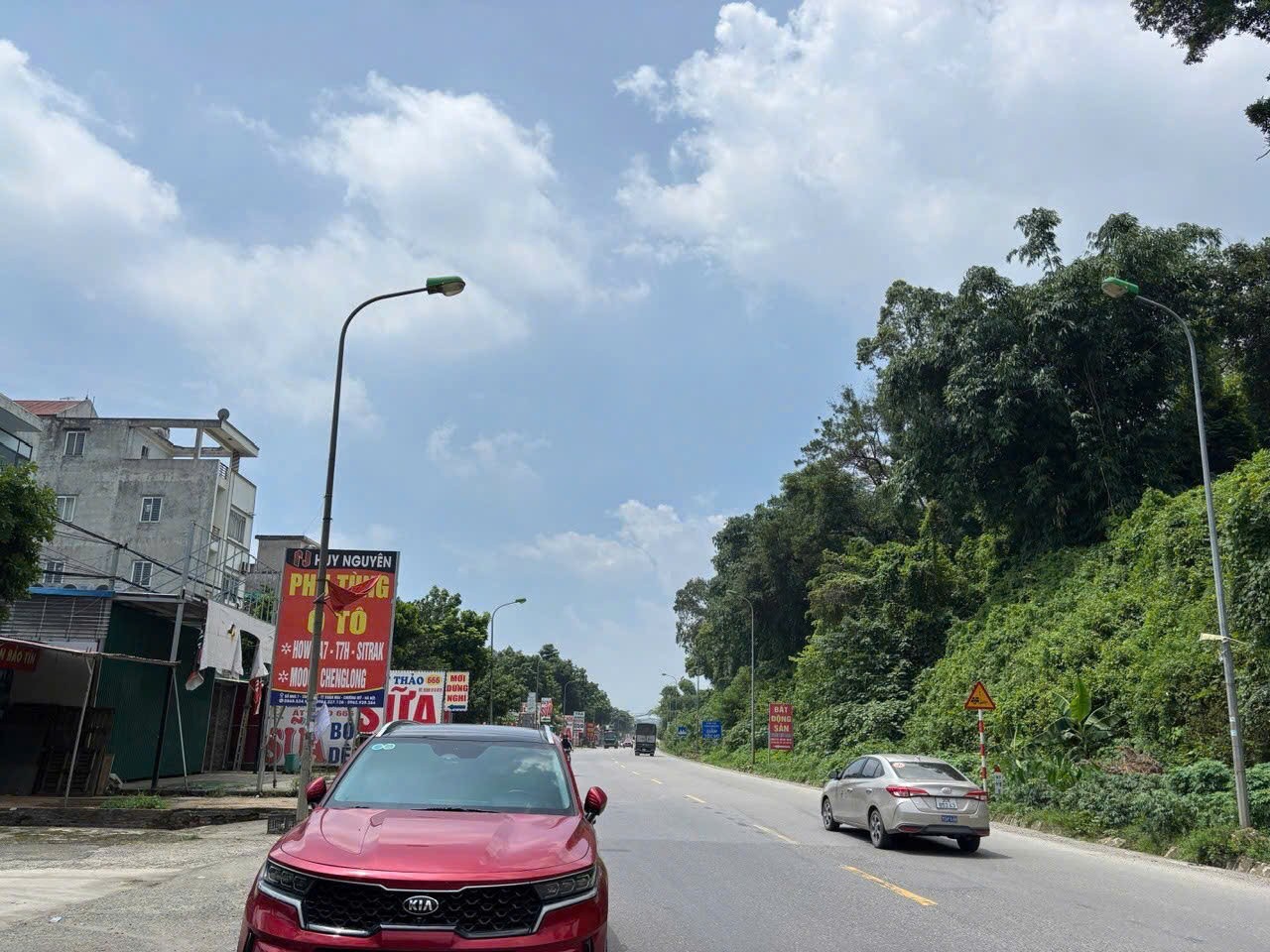 [Chính chủ] Bán lô đất 1000m2 mặt tiền 20m bám đường QL21 đối diện ĐH Lâm Nghiệp, view Hồ Xuân Mai - Ảnh 1
