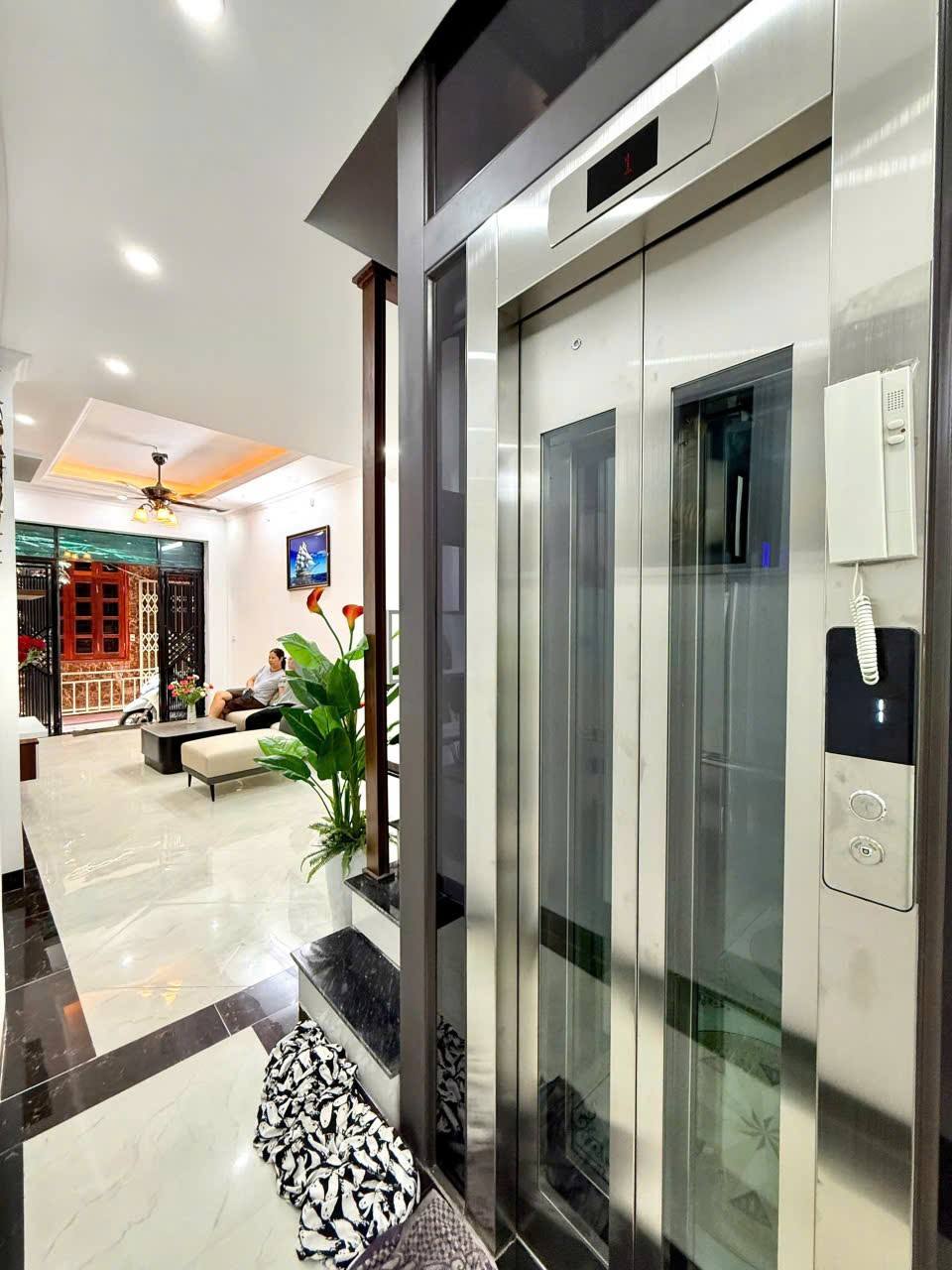 BÁN NHÀ BẠCH MAI HAI BÀ TRƯNG 4 TẦNG THANG MÁY FULL NỘI THẤT ĐẸP GẦN PHỐ 50M 10,5 TY - Ảnh 3