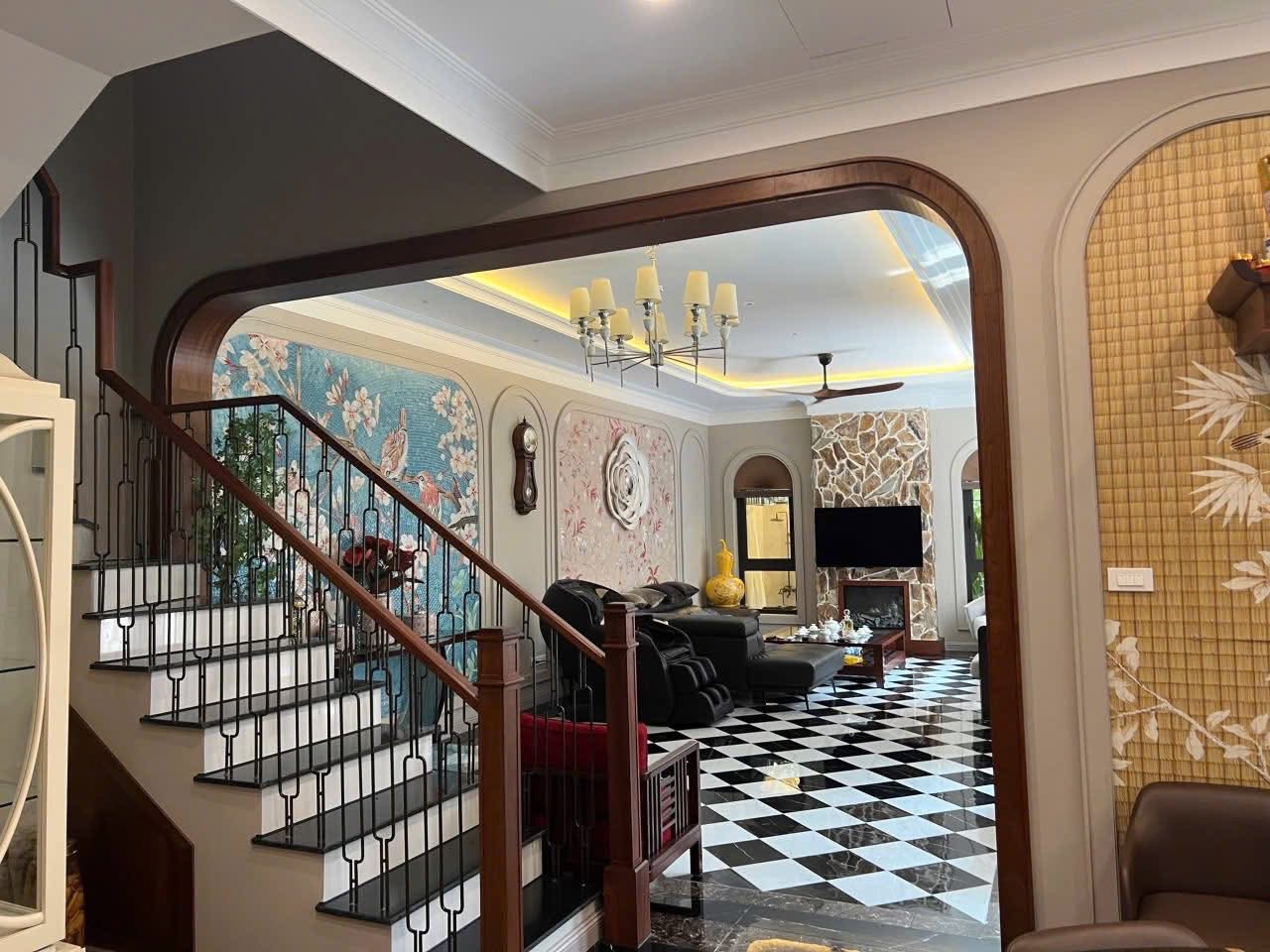 BIỆT THỰ,THÀNH PHỐ GIAO LƯU, PHẠM VĂN ĐỒNG, TỪ LIÊM: 175M X4T, MT 26M, GIÁ 71,9 TỶ. - Ảnh 2