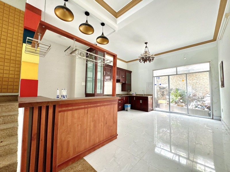 Bán nhà mặt phố 4 tầng, 90m2 đường KDC Nam Long, Phước Long B, Q.9. Sổ hồng, 5PN, giá 11.35  tỷ - Ảnh 1