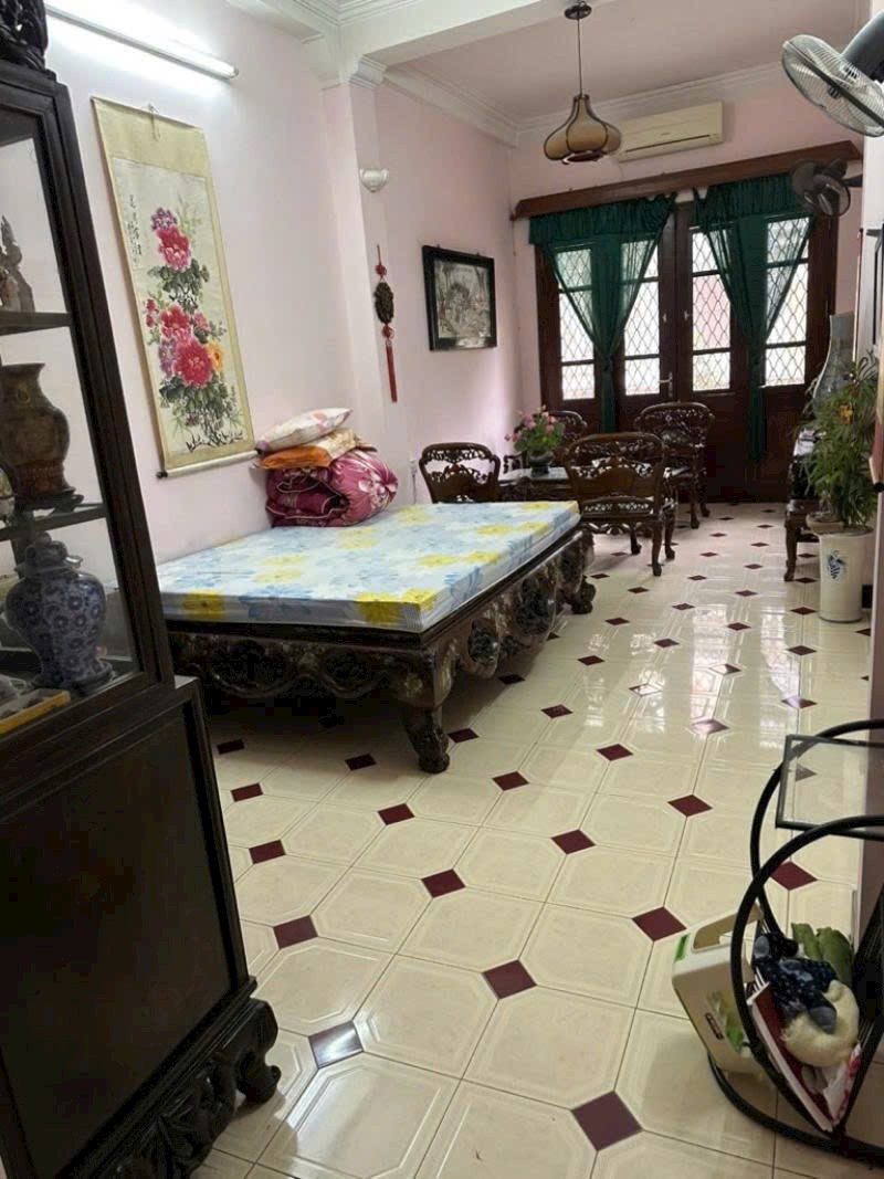 ---  🏠 KIM NGƯU – HAI BÀ TRƯNG  📐 Diện tích: 59m² 🚗 Cách Ô TÔ chỉ 10m – Ngõ rộng, dễ đi 💰 Giá: Nhỉnh 6 TỶ – Sổ đỏ chính chủ  ✨ Vị trí đẹp – Trung tâm quận Hai Bà Trưng ✨ Gần phố, gần - Ảnh chính