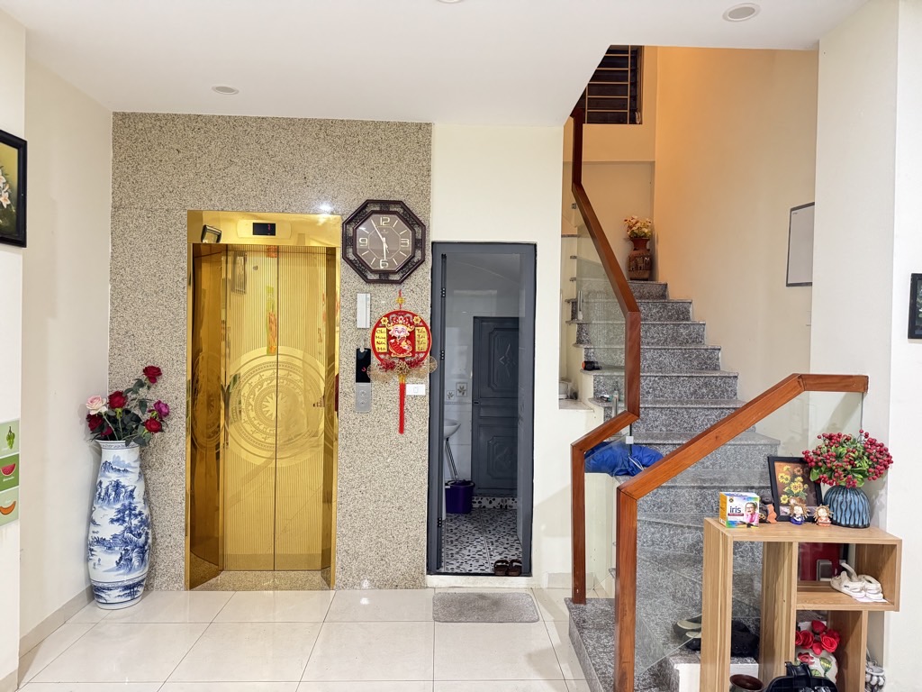 🏡 NHÀ ĐẸP LẠC TRUNG – HAI BÀ TRƯNG – Ô TÔ – 50M² – NHỈNH 15 TỶ 🚗✨  📍 Vị trí trung tâm quận Hai Bà Trưng, ngõ rộng, ô tô vào tận nhà, giao thông siêu thuận tiện. 🏠 Nhà đẹp, xây kiên cố, th - Ảnh chính