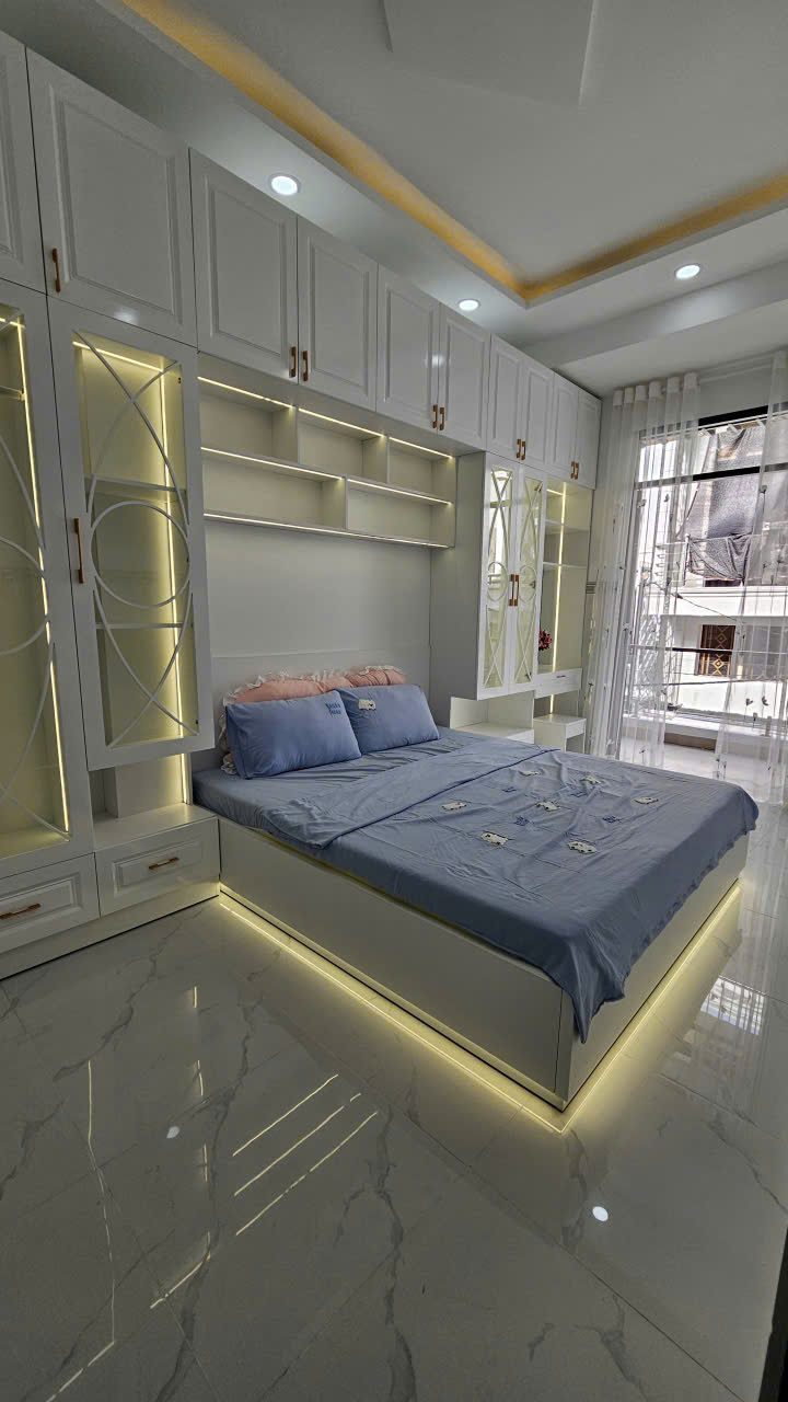 SÁT MẶT TIỀN TRUNG TÂM Q7<br><br> DƯỜNG XE HƠI CÁCH NHÀ VÀI BƯỚC CHÂN <br><br>NGANG 6 DÀI 11 M <br><br>CÓ 79 - Ảnh 4