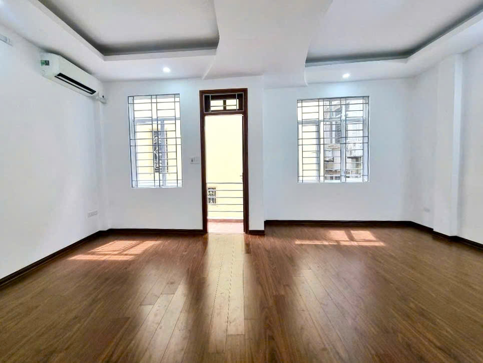 LÔ GÓC HOÀNG QUỐC VIỆT - SẴN Ở NGAY - 40M2 NHỈNH 9 TỶ - CỰC GẦN PHỐ - HIẾM CÓ KHÓ TÌM - Ảnh chính