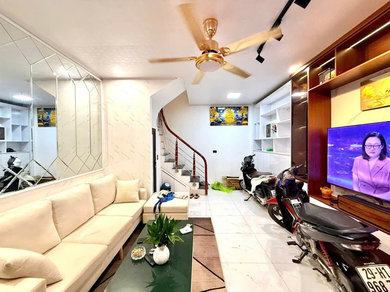 Bán gấp MẶT NGÕ 51 m giá 9  tỷ Ô TÔ KINH DOANH Quan Nhân, Thanh Xuân. - Ảnh 1