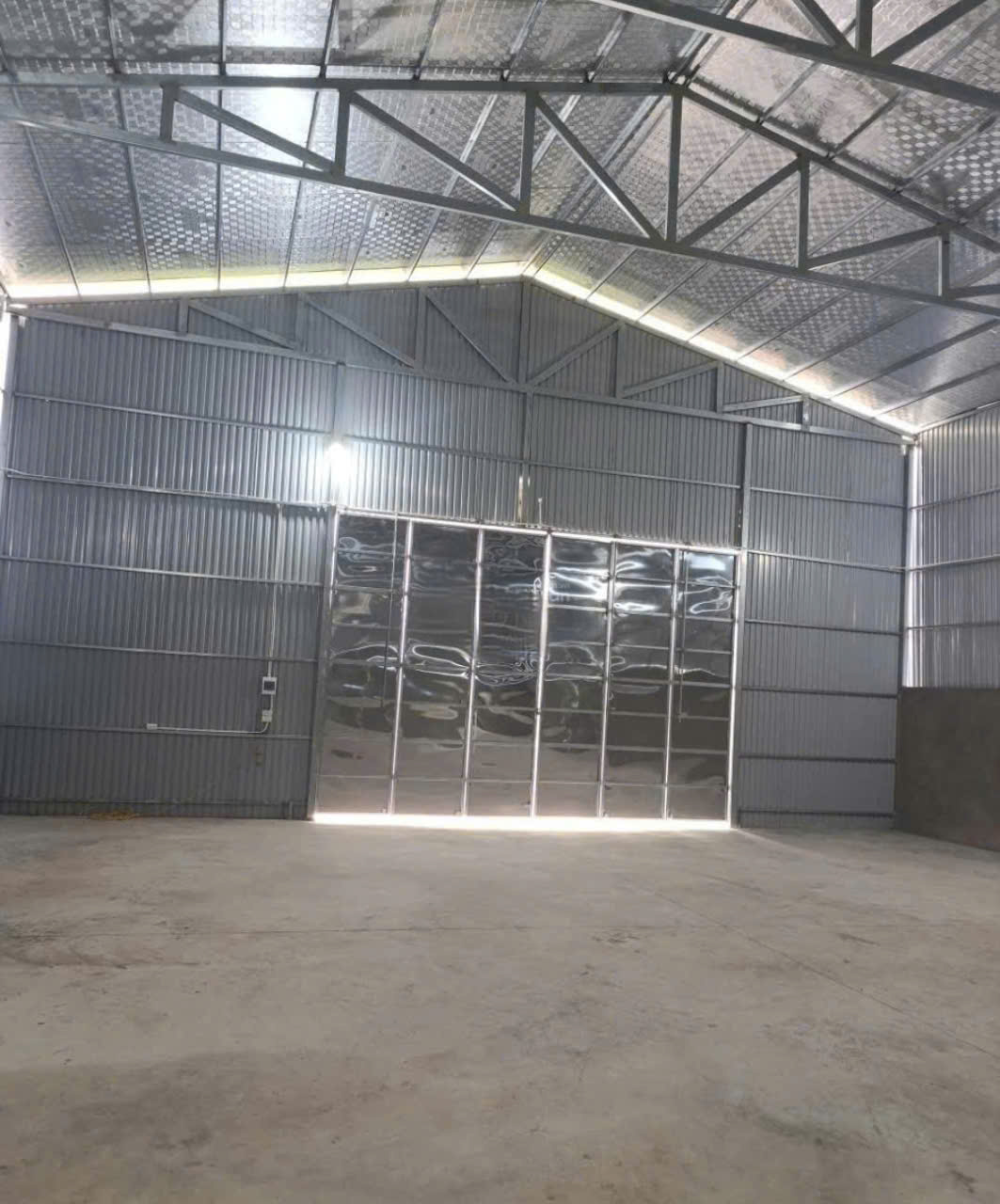 cho thuê kho xưởng 350m² tại Cự Khối , Long Biên , Hà Nội. Xưởng cao 7m, xe 5t ấn đỗ cửa giá 15 - Ảnh chính