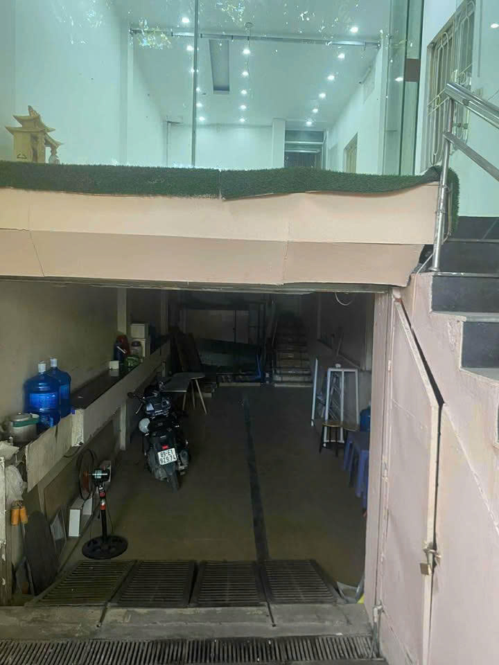 Cho thuê nhà riêng ở Trung Kính, Cầu Giấy 50m x 5T có bán hầm giá 23TR, ô tô tránh - Ảnh chính