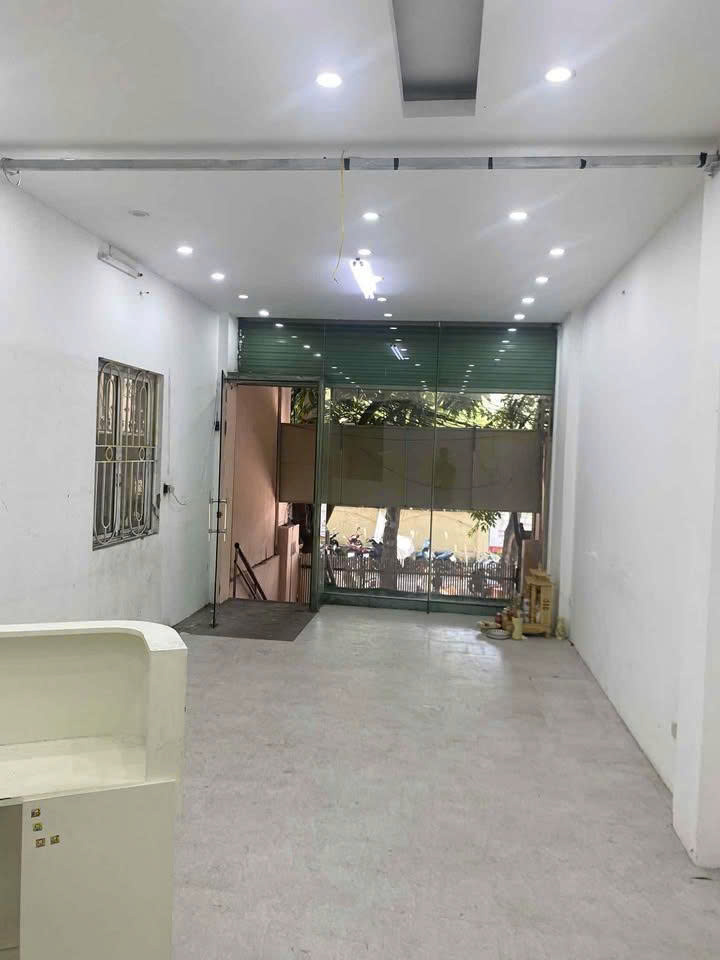 Cho thuê nhà riêng ở Trung Kính, Cầu Giấy 50m x 5T có bán hầm giá 23TR, ô tô tránh - Ảnh 1
