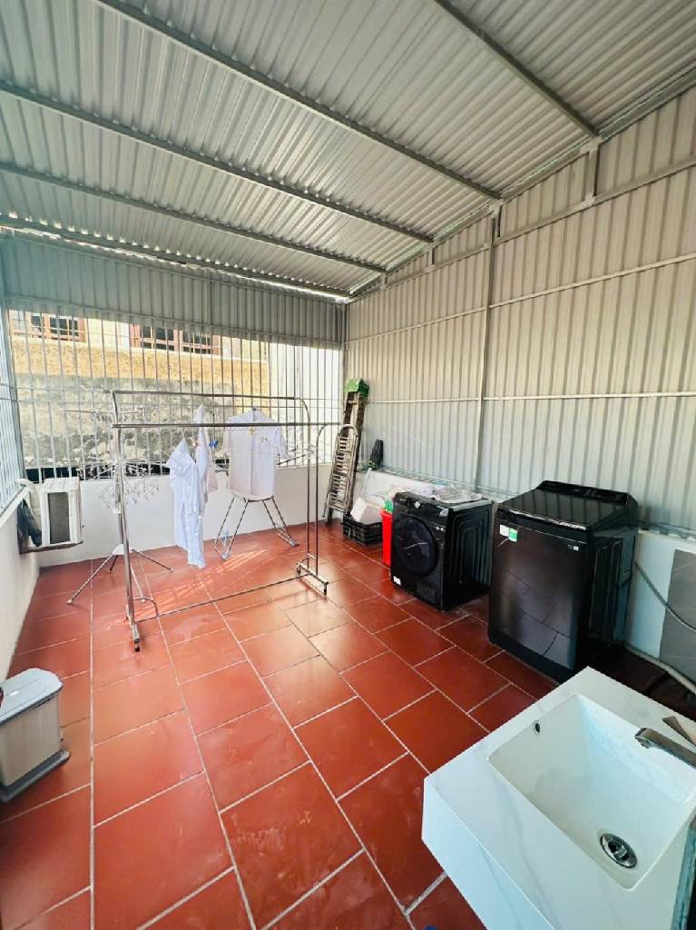 HIẾM CÓ! NHÀ PHÂN LÔ NGUYỄN VĂN CỪ - Ô TÔ TRÁNH - VỈA HÈ - KINH DOANH ĐỈNH - GIÁ CỰC TỐT! - Ảnh 2