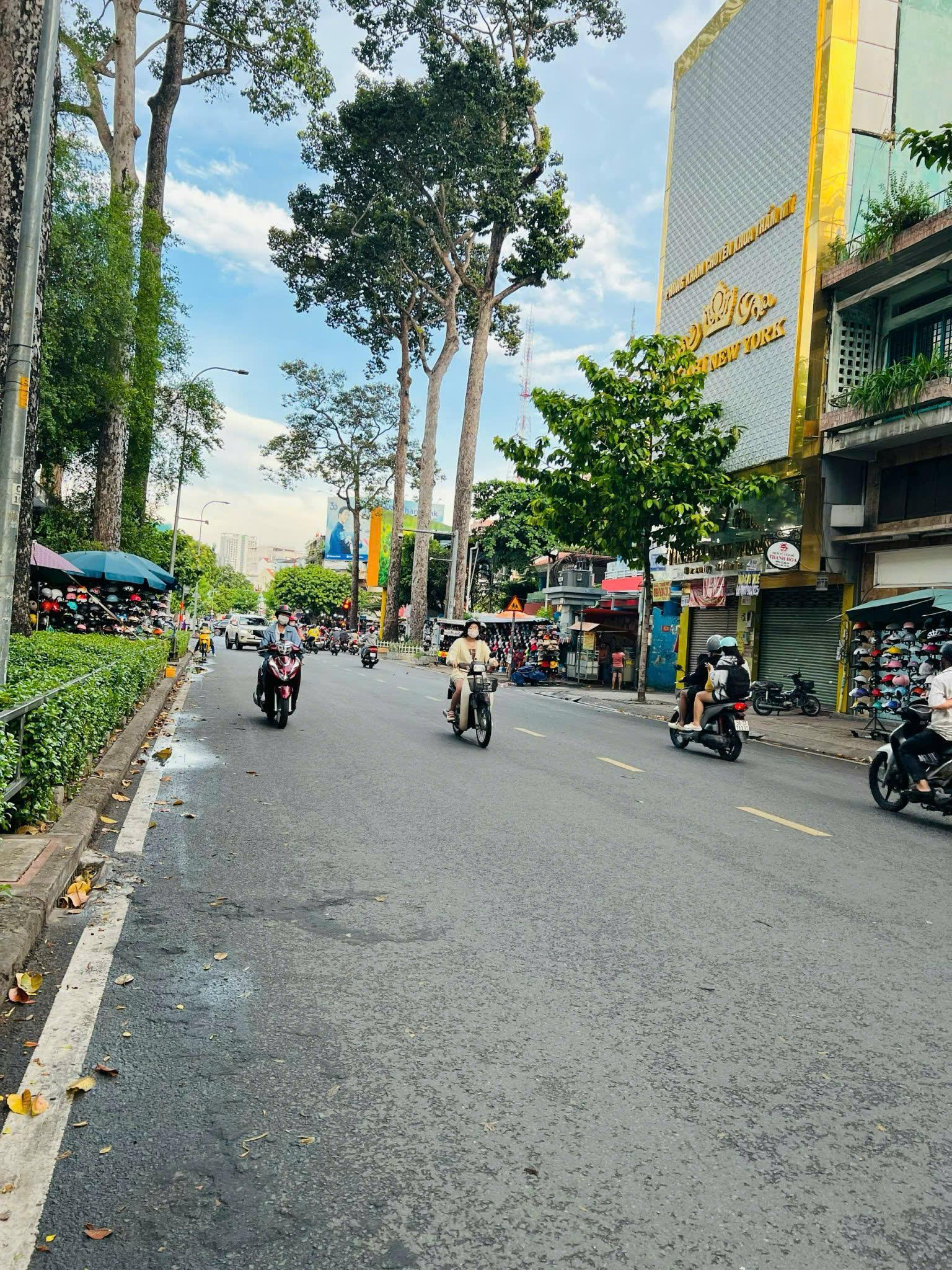 !!! Bán Căn Góc Hiếm 2 Mặt Tiền Khu Sầm Uất Nguyễn Trãi 4Tầng_HĐT 55tr/th _19 Tỷ - Ảnh 3