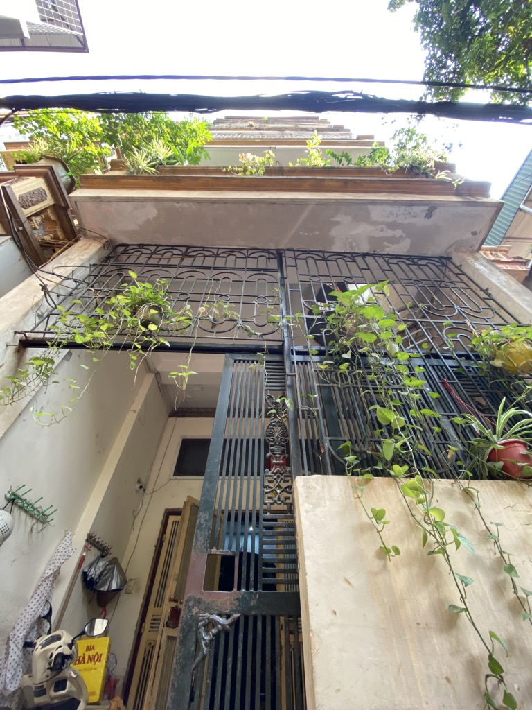 NHÀ TRUNG TÂM CẦU GIẤY GẦN PHỐ - VỊ TRÍ ĐẸP 50M RA PHỐ - NGÕ BA GÁC _ 5 TẦNG 6 NGỦ– 47M2 – 12 TỶ - Ảnh chính