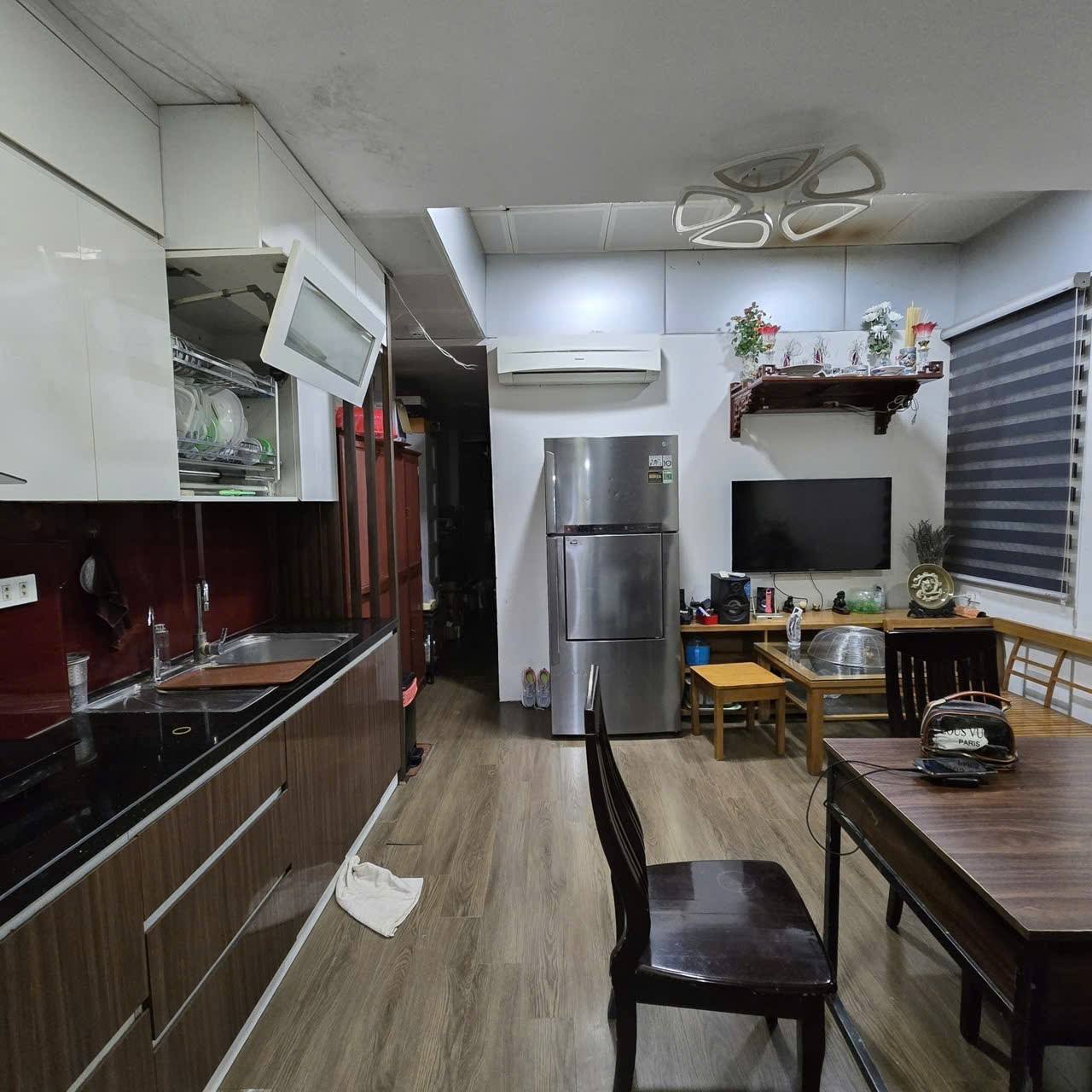 Bán nhà mặt phố Nguyễn Thái Học, 130m2, 9 tầng thang máy, mặt tiền 4.5m, nhỉnh 80 tỷ, vỉa hè, ô tô - Ảnh 1