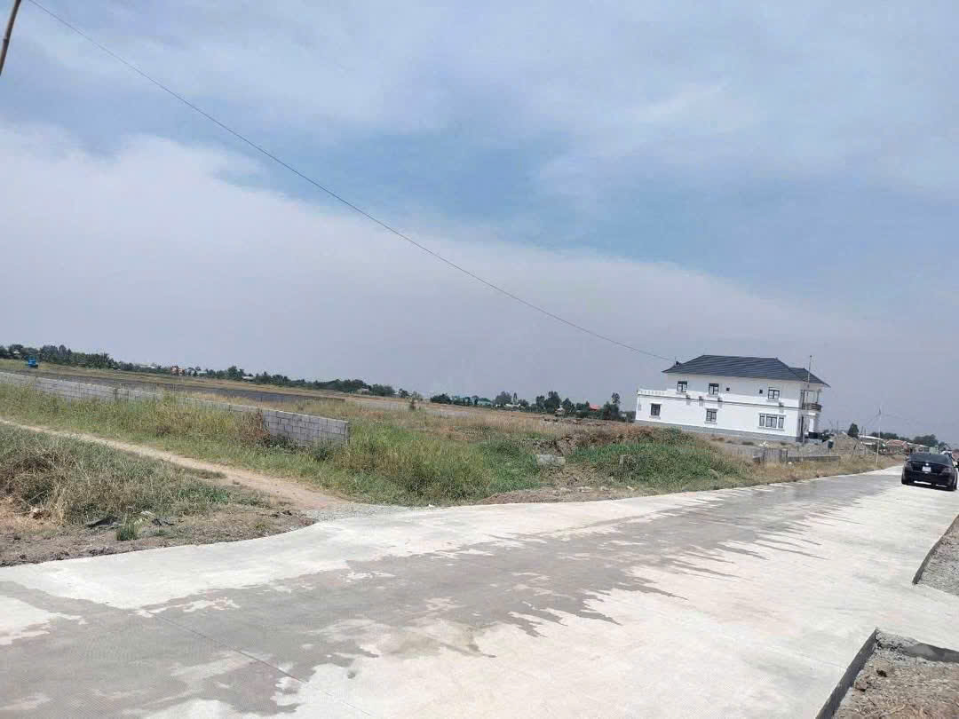 Chủ cần bán gấp lô góc đất thổ cư 130m² – Sổ hồng riêng – Cách KCN Cầu Tràm 10 phút Tại Cần Đước - Ảnh chính