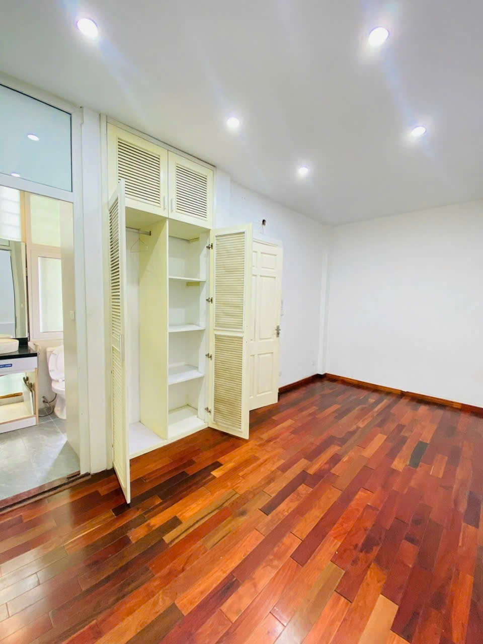 Cho thuê CHDV Hàng Bún - Ba Đình 25m x 5T, 3PN4VS - view biệt thự  giá 12.5 triệu - Ảnh chính