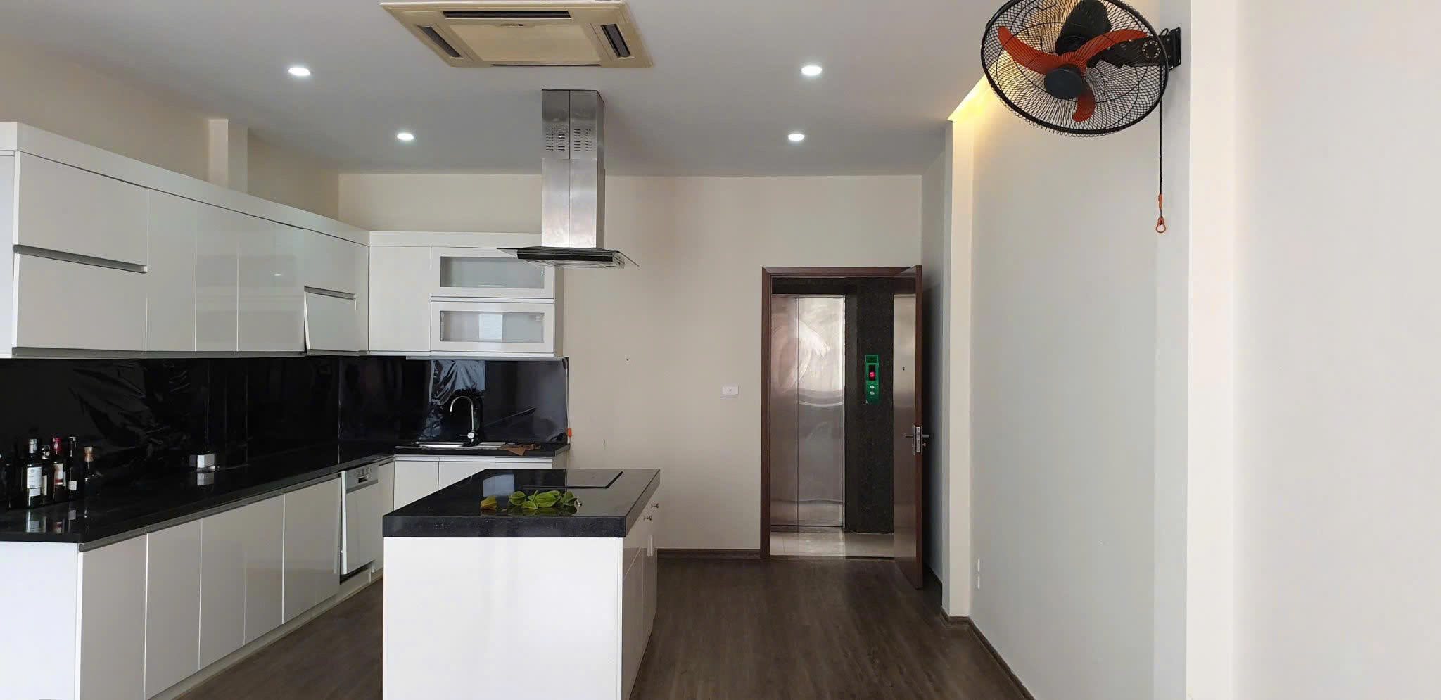 Mặt Phố Nguyễn Hoàng 76m/6T Thang máy, MT 4.7m 44 Tỷ, Vỉa hè rộng, KD sầm uất - Ảnh 1