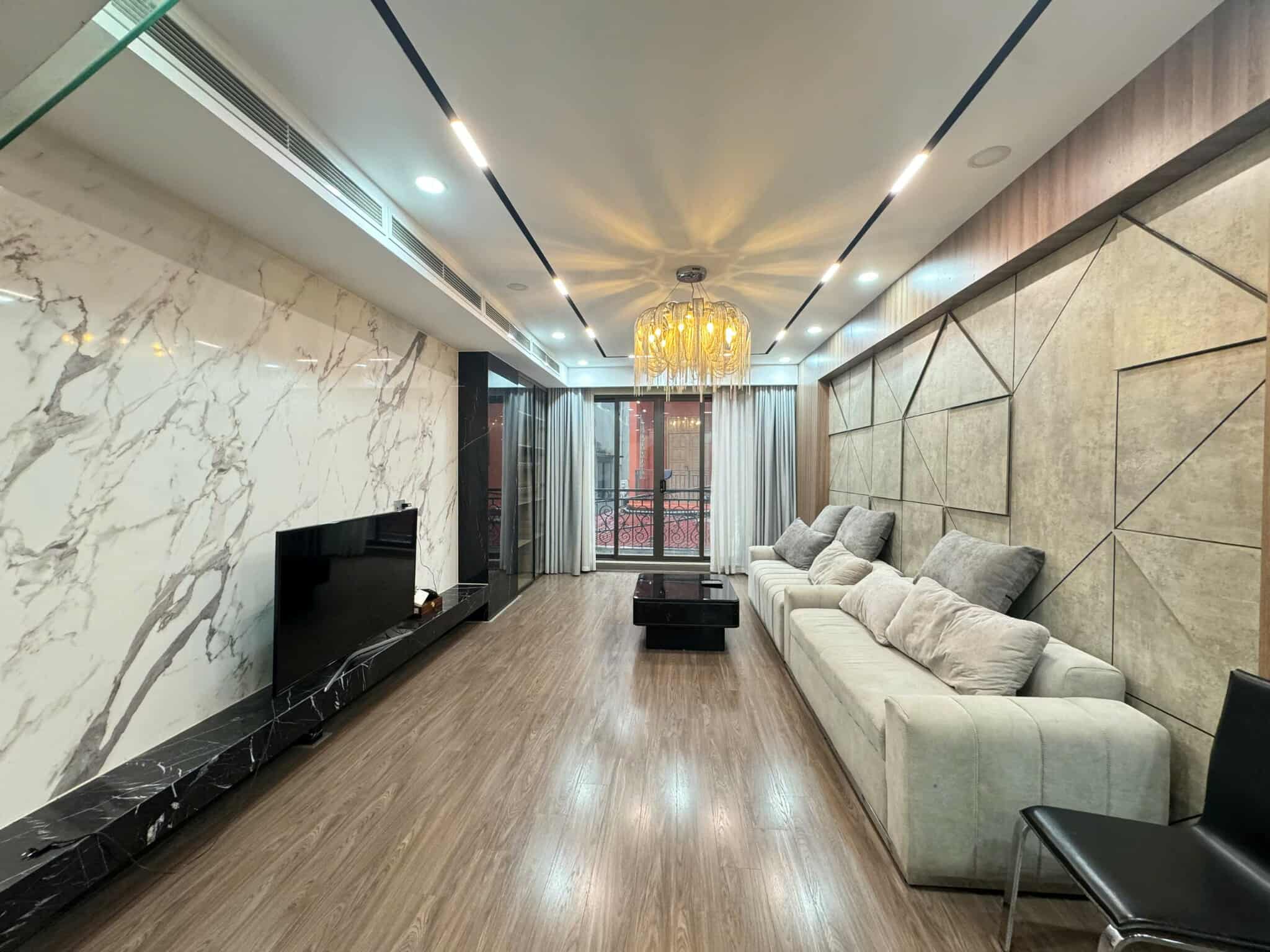 Bán Gấp Nhà Ngõ 66 Ngọc Lâm, Long Biên, 60m2, 5 Tầng, Gara, 4 ngủ, Full nội thất - Ảnh 1